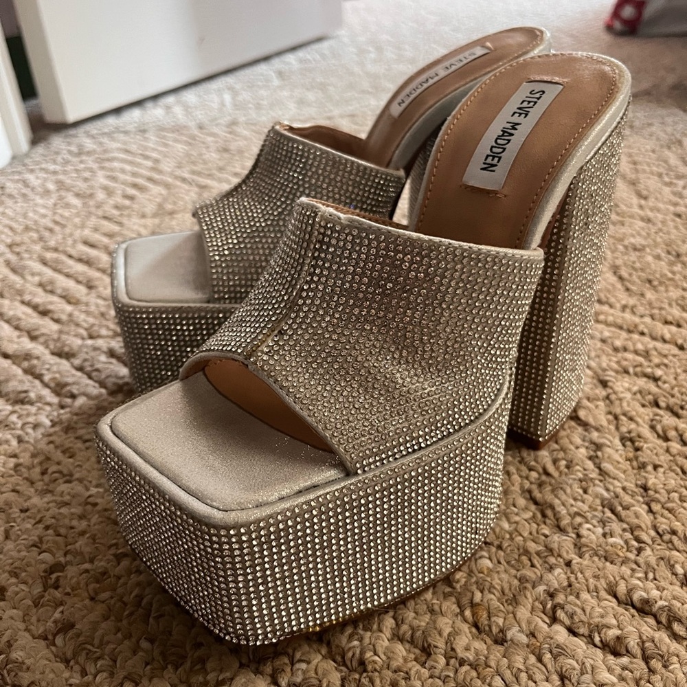 Steve Madden Champagne Block Heel Mules